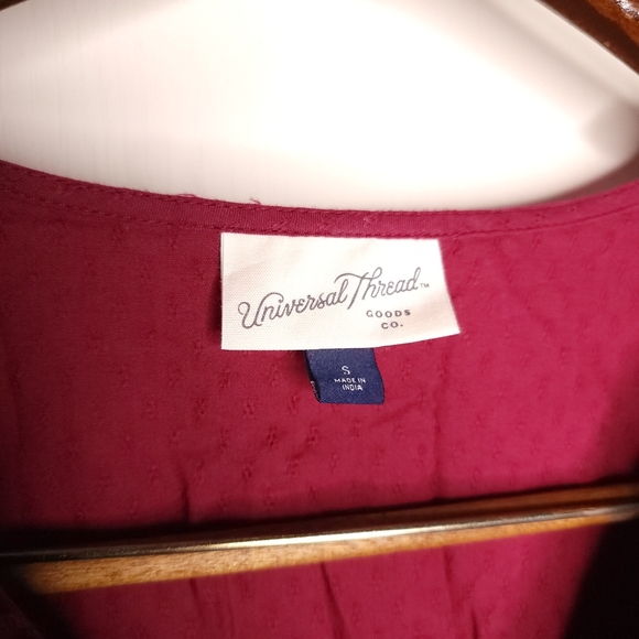 Universal Thread Women's Small Burgandy Ruffled Sleeve Dress - Picture 6 of 8